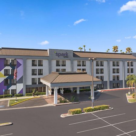 Spark By Hilton Bakersfield Central Екстериор снимка