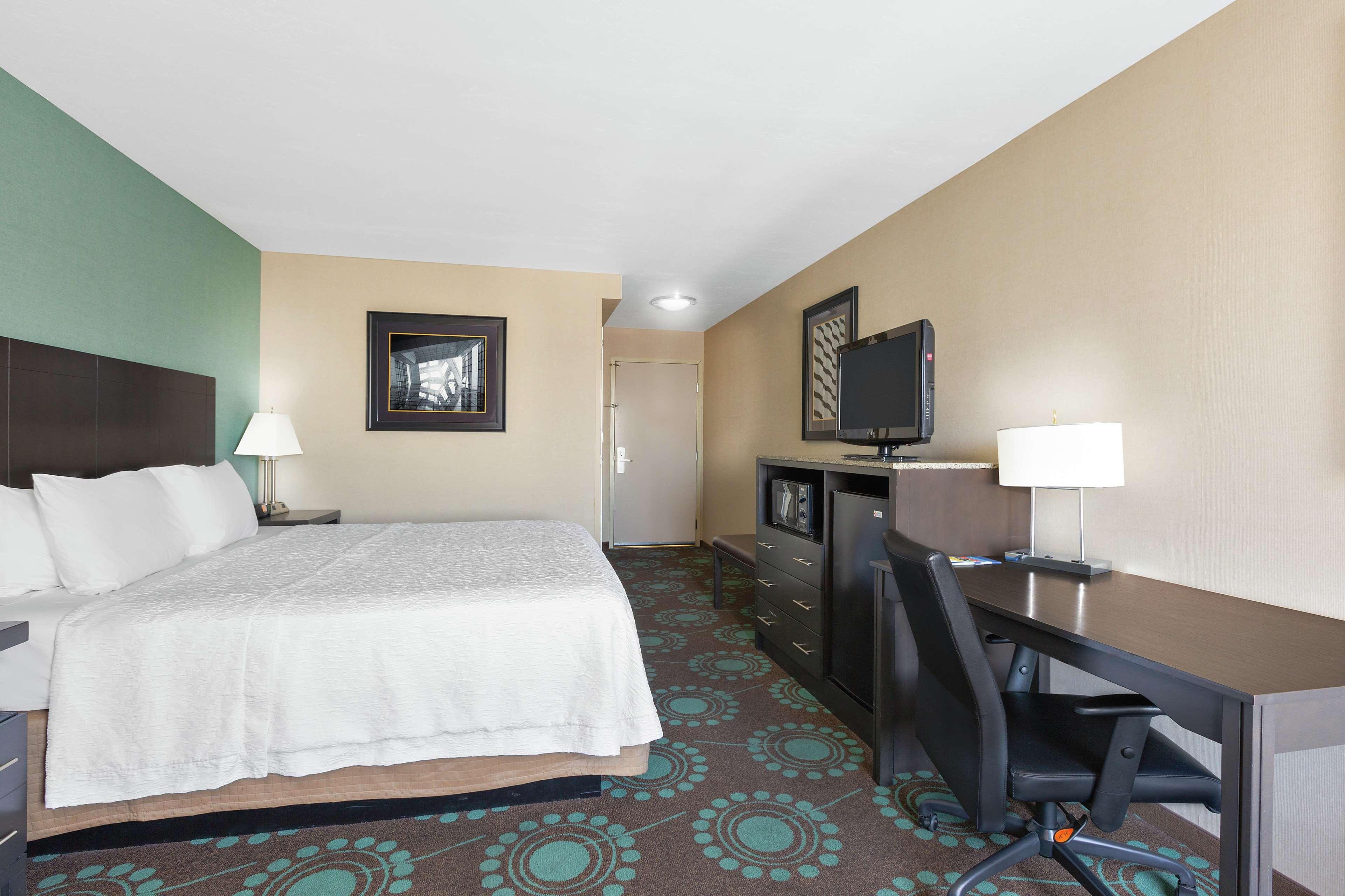 Spark By Hilton Bakersfield Central Екстериор снимка