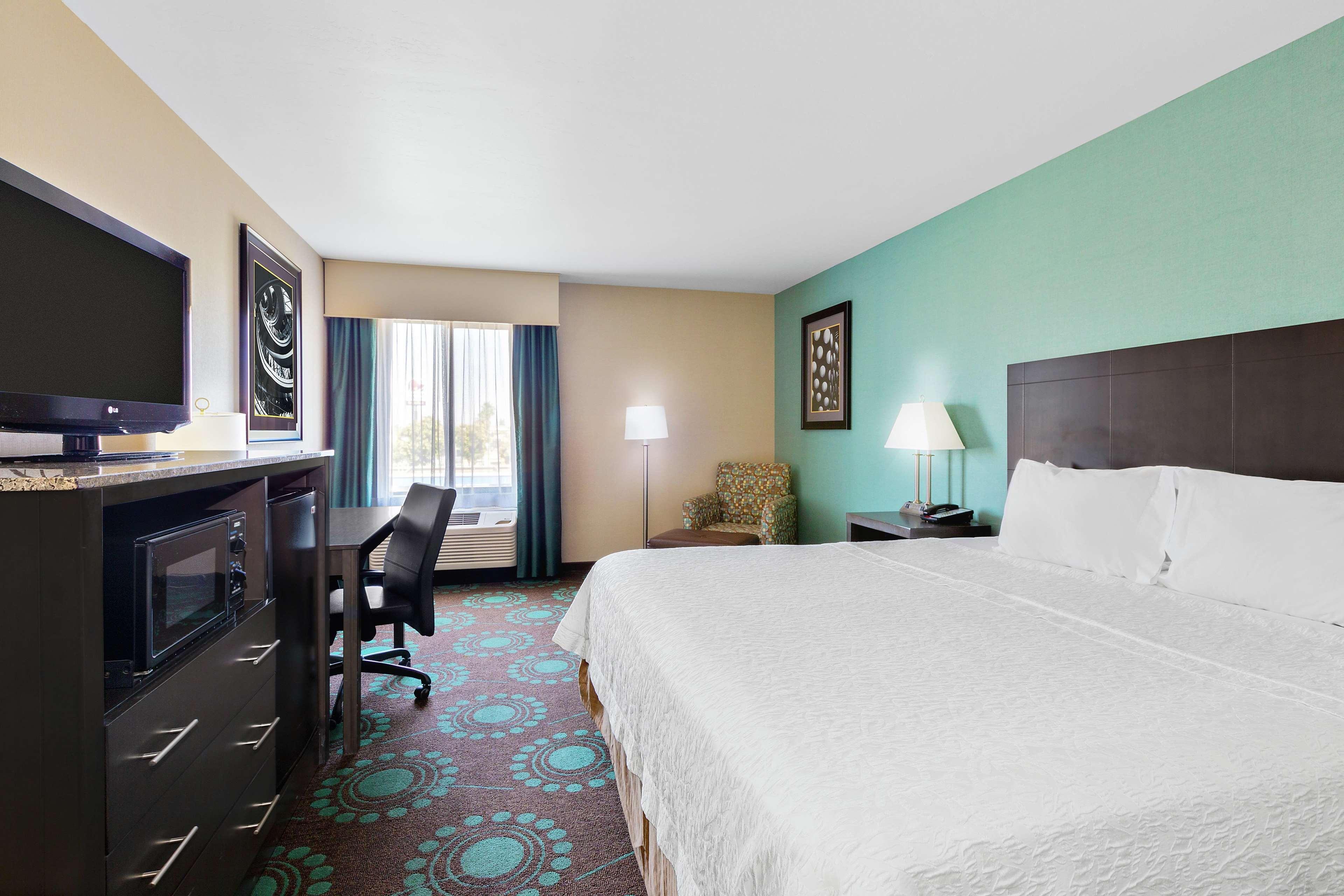 Spark By Hilton Bakersfield Central Екстериор снимка