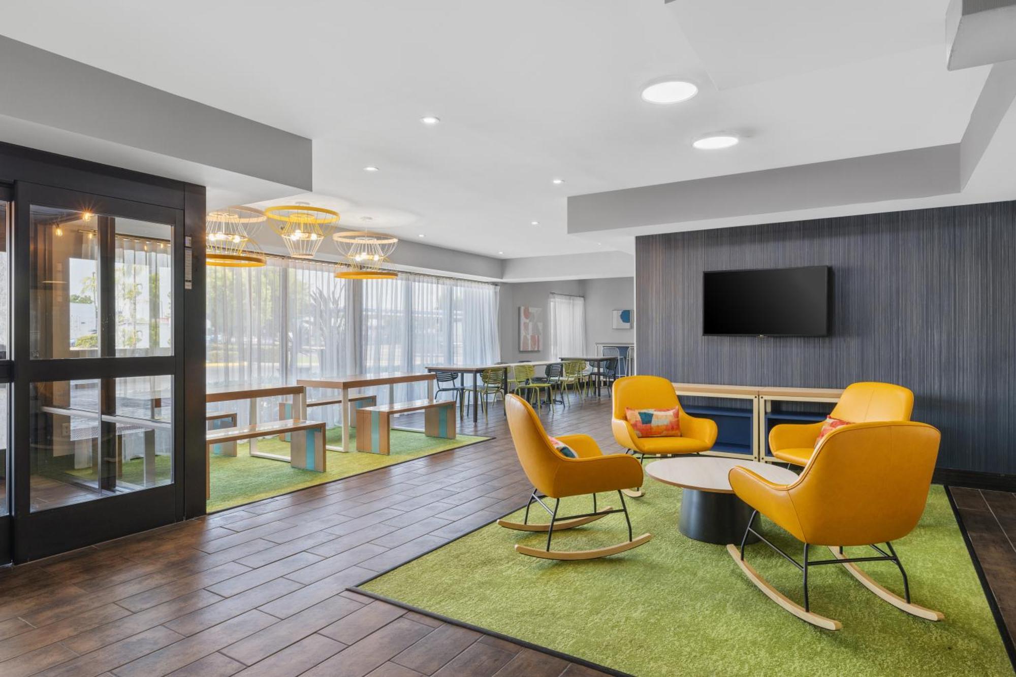 Spark By Hilton Bakersfield Central Екстериор снимка