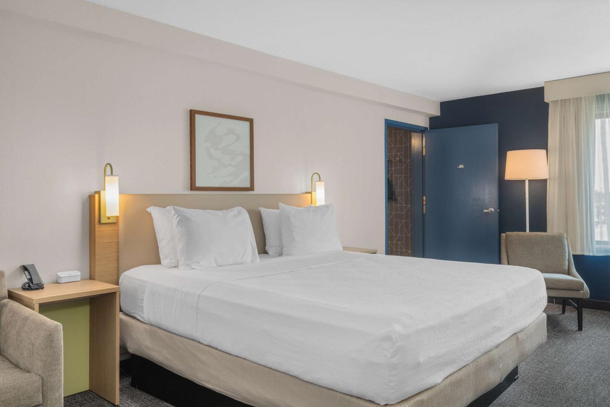 Spark By Hilton Bakersfield Central Екстериор снимка