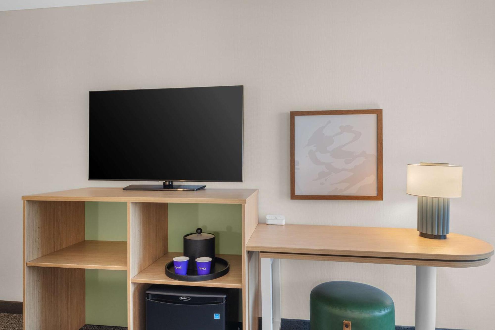 Spark By Hilton Bakersfield Central Екстериор снимка