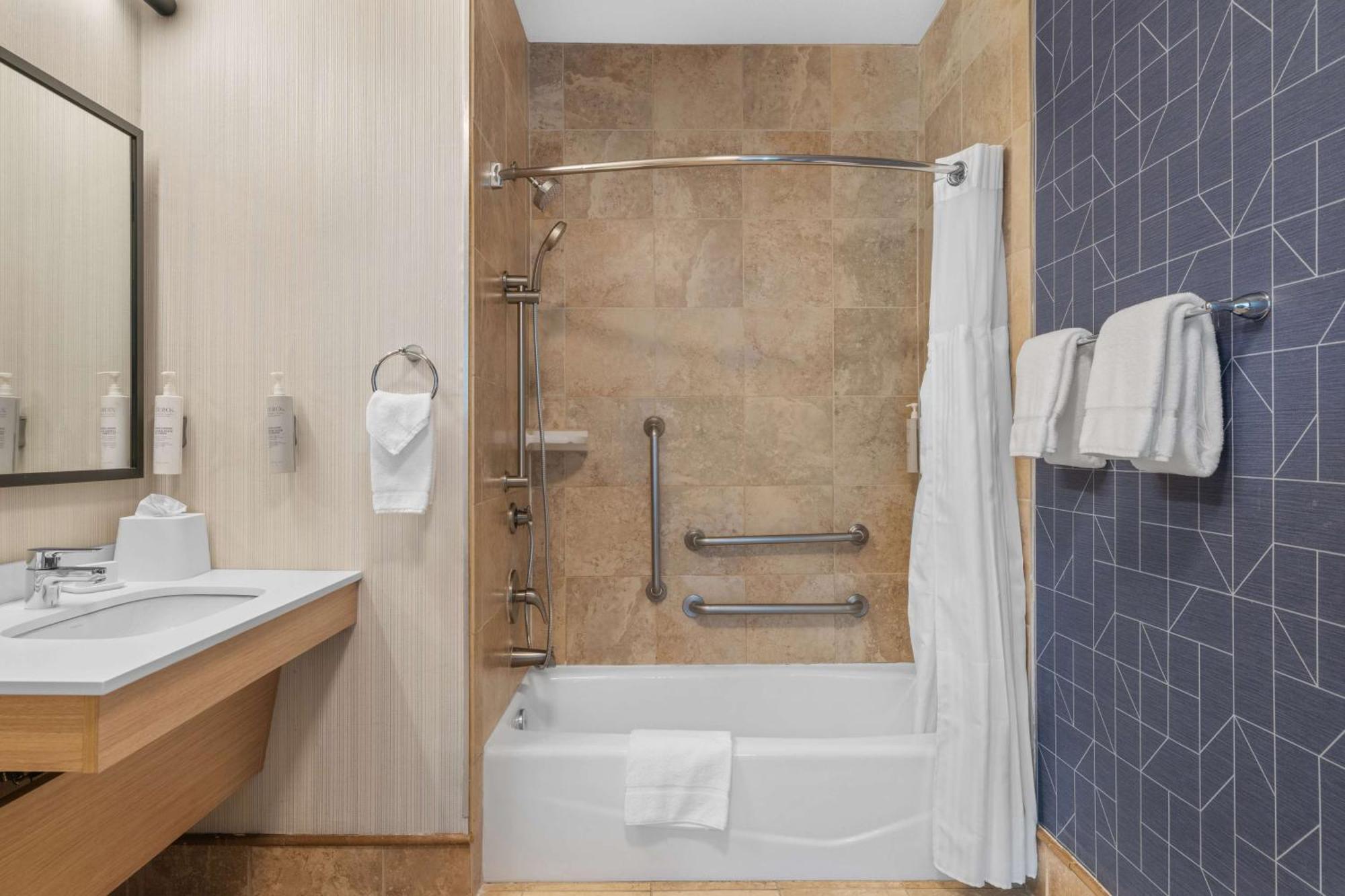Spark By Hilton Bakersfield Central Екстериор снимка